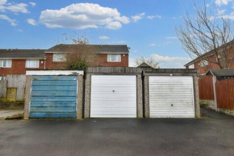 Garage (Middle)