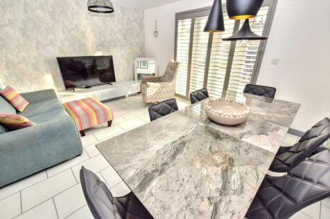 Family/Dining Room
