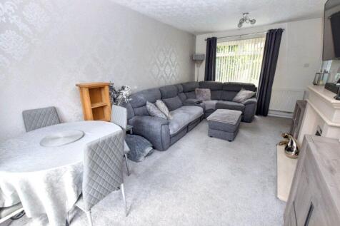 Lounge/Dining Area