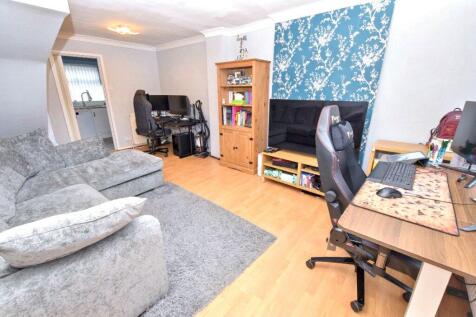 Lounge/ Dining Area