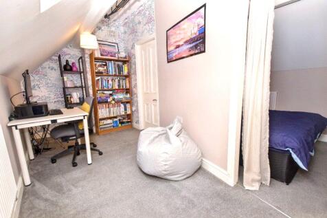 Bedroom/Study