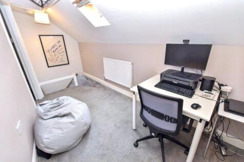 Bedroom/Study
