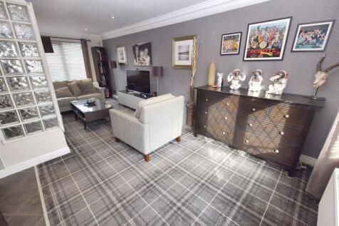 Living/Dining Area