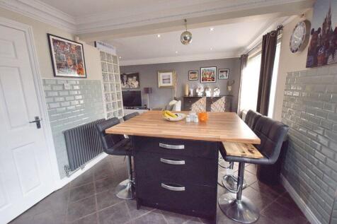 Kitchen/Dining Area
