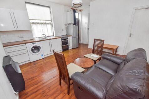Lounge/ Kitchen