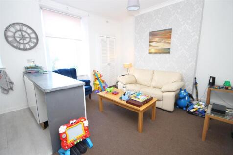 Lounge / Kitchen