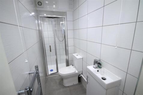 Toilet/shower