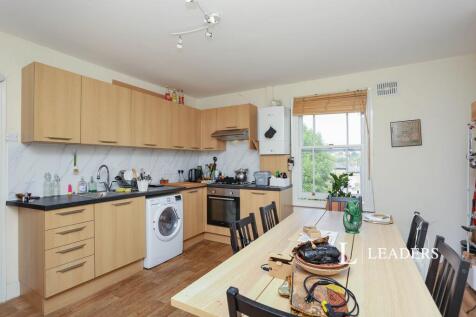 Kitchen / Dining Area