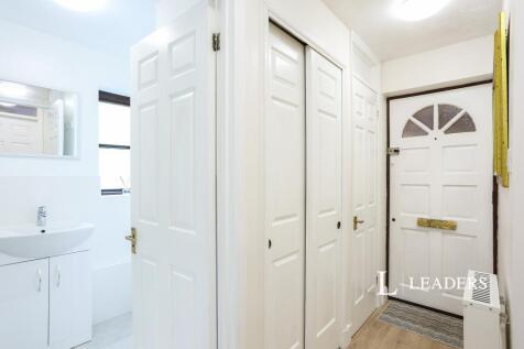 Private Entrance Door / Hallway