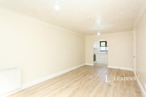 Living Room / Kitchen