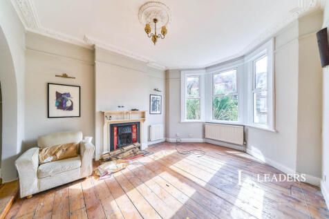 bay fronted living room
