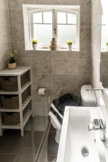 Bathroom_1st_Floor_0