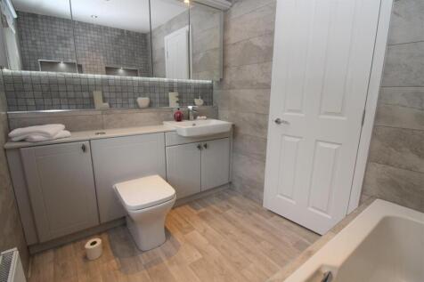 bathroom 2.JPG