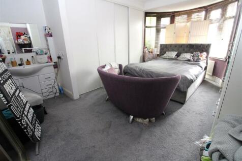bedroom one.JPG