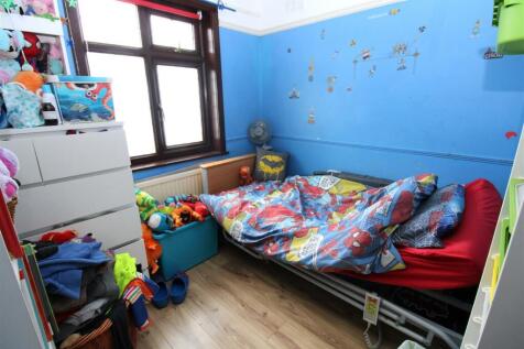 bedroom 5.JPG