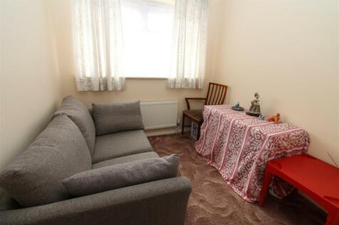 bedroom 3.JPG
