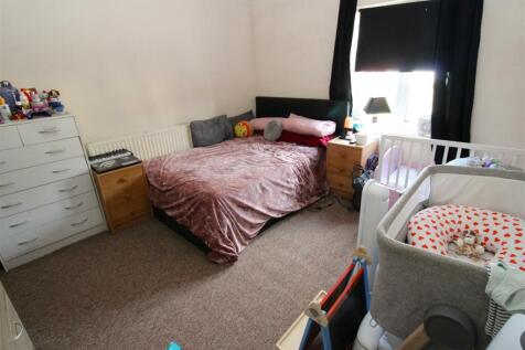bedroom one.JPG