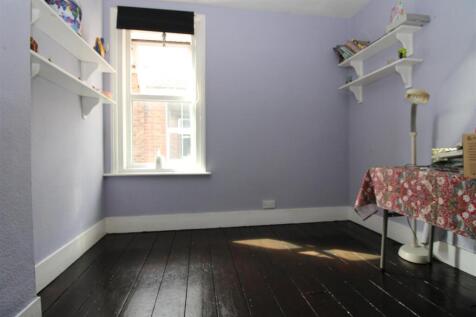 bedroom 3.JPG