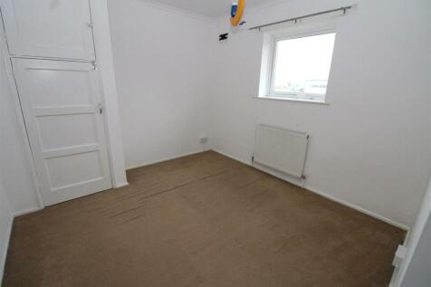 bedroom 2.JPG