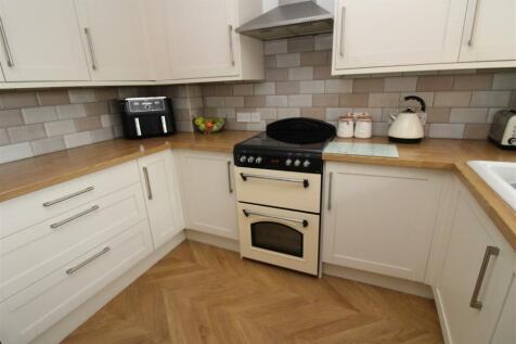 kitchen 2.JPG