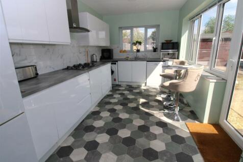 kitchen 2.JPG