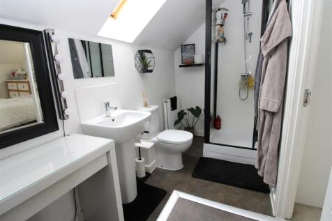 ensuite2.JPG