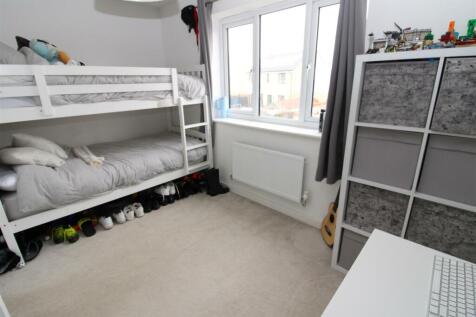 bedroom 2.JPG