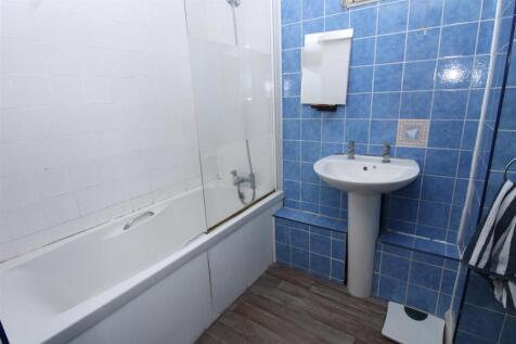 BATHROOM.JPG