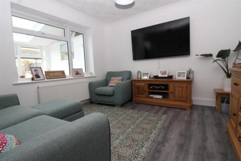 lounge area.JPG