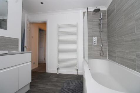 bathroom 2.JPG