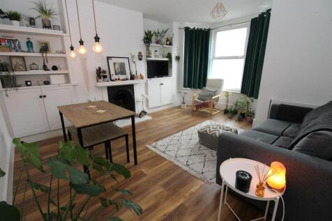 lounge 2.JPG