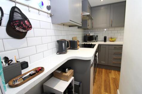 kitchen 2.JPG