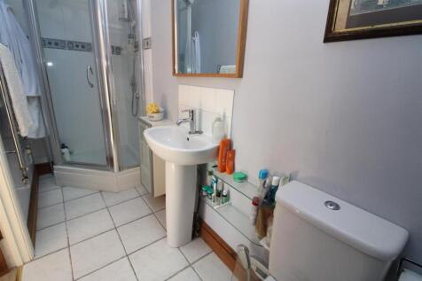 ensuite.JPG