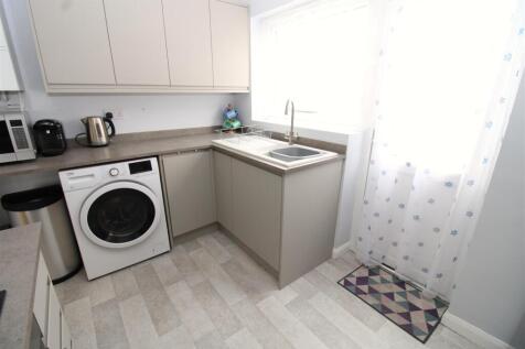 kitchen 2.JPG