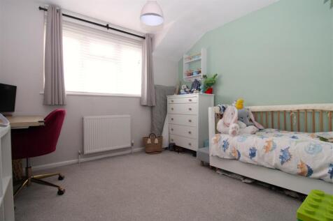 bedroom 2.JPG