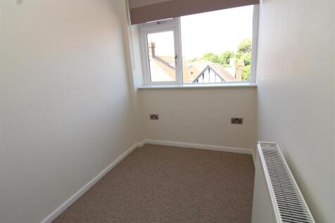 bedroom 3.JPG