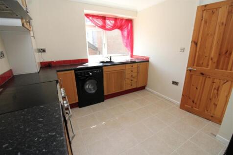 Kitchen 3.JPG