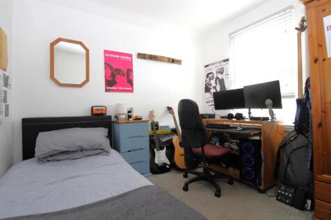 bedroom.JPG