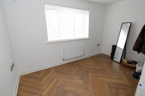 bedroom 3.JPG
