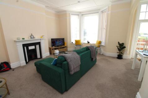 lounge 2.JPG