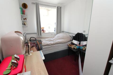 bedroom 3.JPG