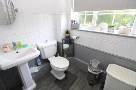 bathroom.JPG