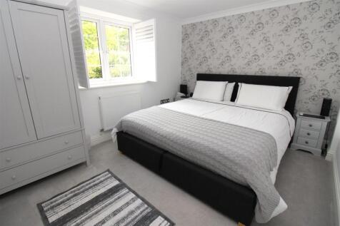 bedroom.JPG