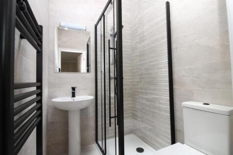 ensuite.JPG