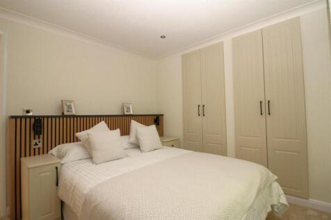 bedroom one.JPG