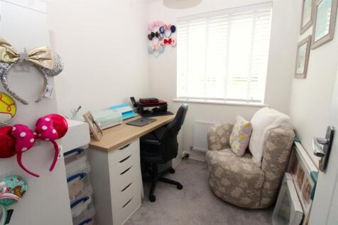 bedroom 3.JPG