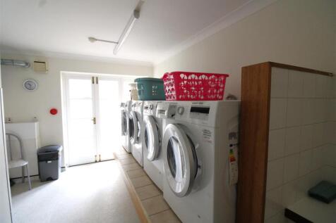 communal laundry.JPG