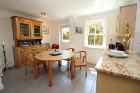 Dining area.JPG