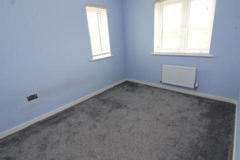 bedroom 2.JPG