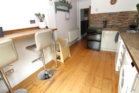 kitchen 2.JPG